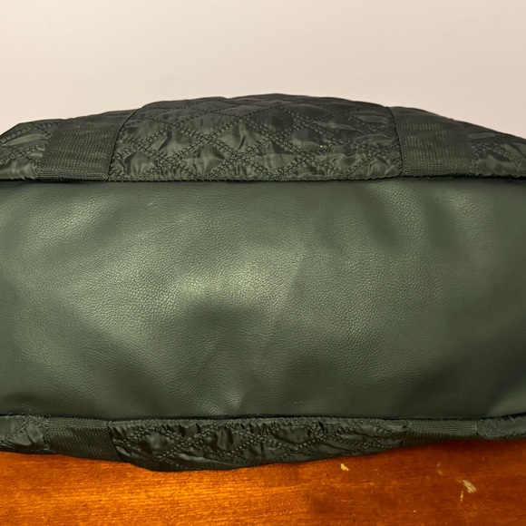 Madden Girl Quilted Weekend Tote / Travel Bag — Like New - Picture 13 of 15